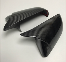 Laden Sie das Bild in den Galerie-Viewer, Carbon Fiber Horn-Style Side Mirror for Ford New Mustang