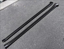 Laden Sie das Bild in den Galerie-Viewer, Tesla Model X Carbon Fiber Side Skirts (2023+)