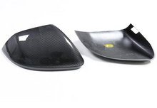 Laden Sie das Bild in den Galerie-Viewer, Carbon Fiber Mirror Covers for Audi Q8/RS Q8 and Lamborghini URUS (2017)